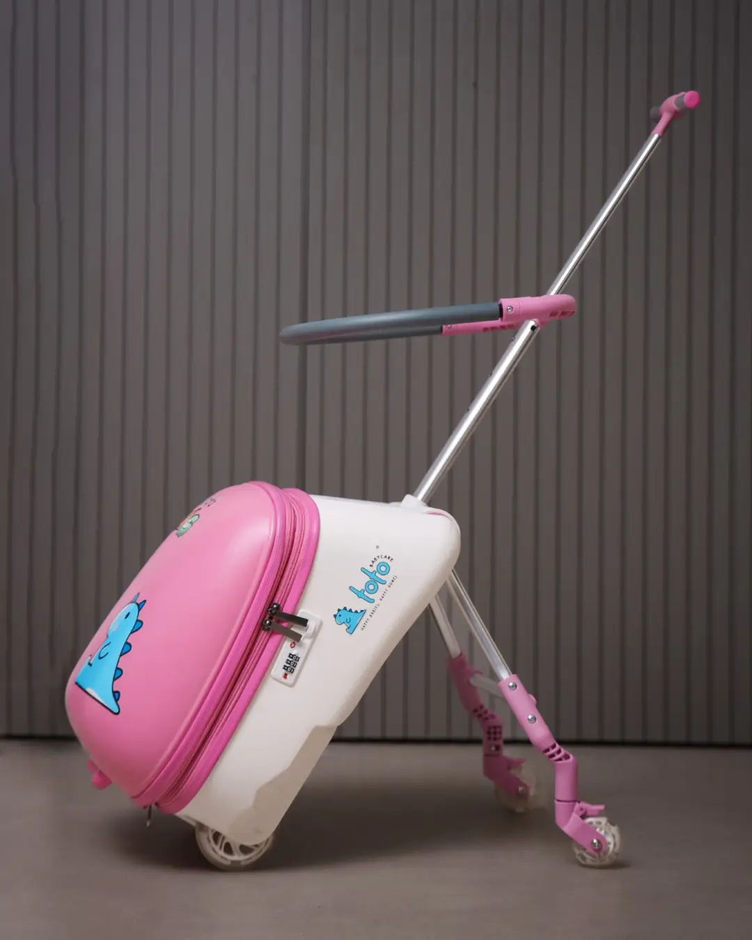 Toto Baby Care Roll N Go – Kids Ride-on Suitcase (3–7 Years) - Pink - Image 5